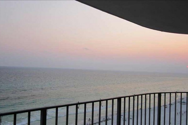 [Image: Gulf-Front Luxury on a Budget*Late Summer Specials*Your Dream Vacation for Less]
