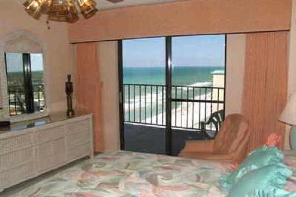 [Image: Panoramic Views of the Gulf Huge 700sqft of Balcony a Must See]