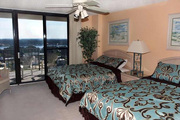 [Image: Panoramic Views of the Gulf Huge 700sqft of Balcony a Must See]