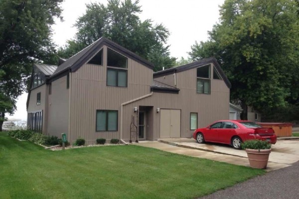 [Image: Gorgeous New Contemporary 7 BR, 6 Bath, Beachfront Home]