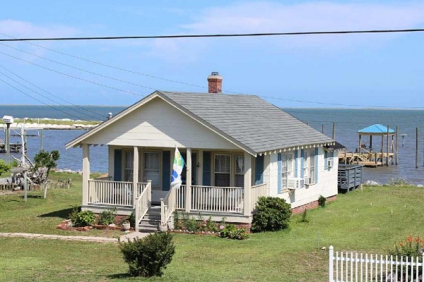 [Image: Pet Friendly Waterfront Rental Home on Core Sound]