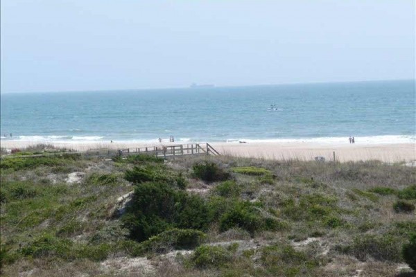 [Image: Peaceful Ocean Views with Waterslide and Elevators Too!]