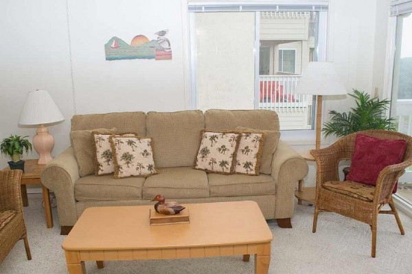 [Image: Oceanside Condo with Basketball,Tennis,Miniature Golf and Much More!]