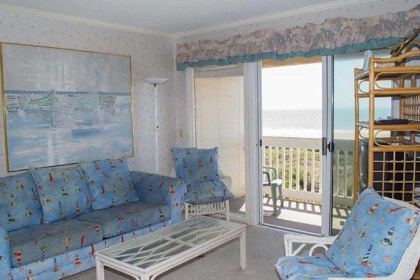 [Image: Oceanfront Condo with Great Views!!]
