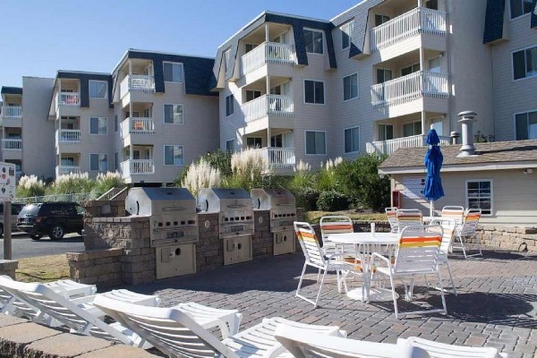 [Image: Oceanside Condo with Family Friendly Amenities!]