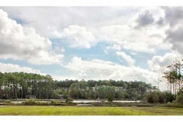 [Image: Charming Storybook Vintage Beach Cottage..Water Views / Private Dock]