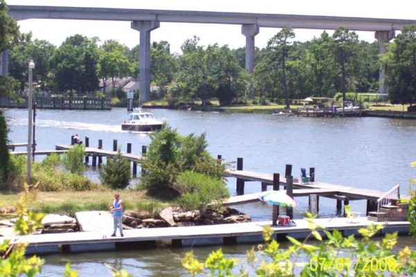 [Image: Floating Condo on the Intracoastal Waterway Near Beaufort-Atlantic Beach-Morehea]