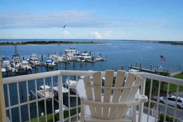 [Image: Luxury Waterfront Condo with Spectacular Sunrise and Sunset Views]