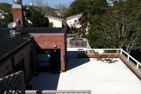 [Image: Cozy Condo with Spectacular Rooftop Views in Harborside Suites]