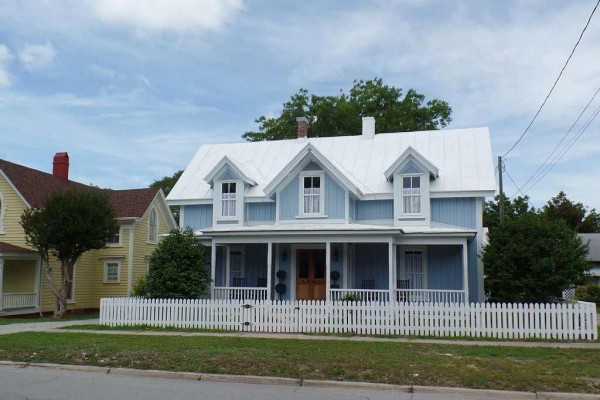 [Image: Newly Restored Home in the Heart of the Historic District at 211 Turner Street]