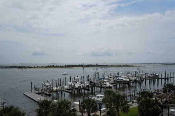 [Image: Beaufort Condo Located at Olde Towne Yacht Club]