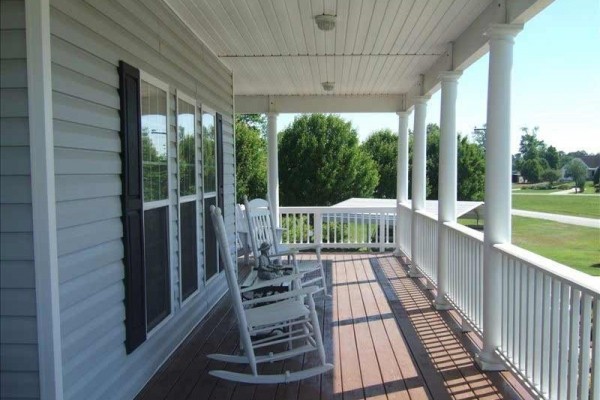 [Image: Beautiful Beach House Minutes from Beaufort/Morehead City]