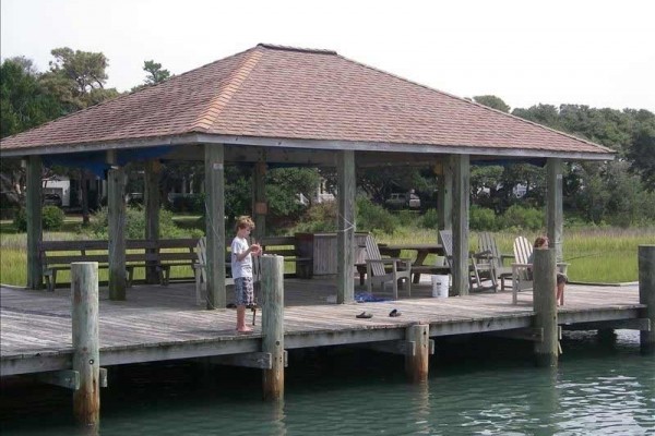 [Image: Beaufort Water &amp; Boat Slip Bungalow]