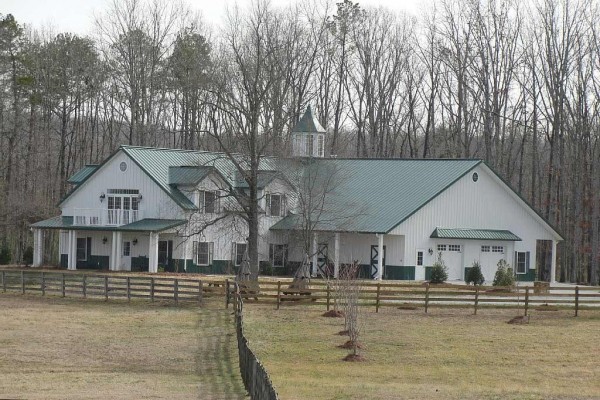 [Image: Wonderful 1 Bedroom Apartment on Private Horse Farm Overlooking Private Lake]