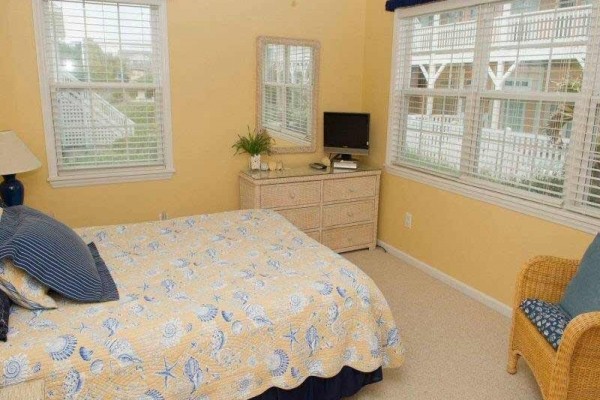 [Image: Beach Bingo West: 3 BR / 3 BA Duplex in Emerald Isle, Sleeps 6]