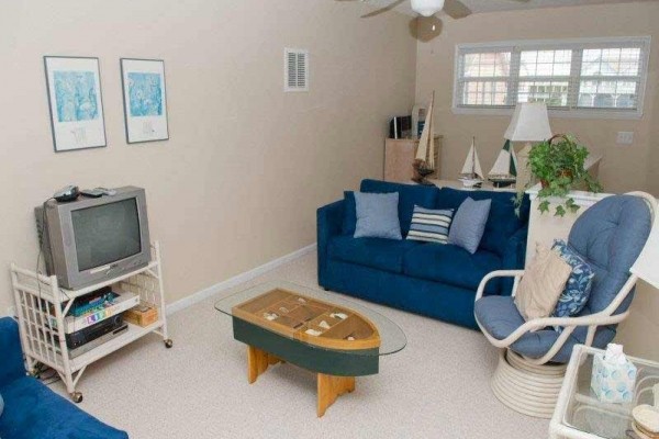 [Image: Beach Bingo West: 3 BR / 3 BA Duplex in Emerald Isle, Sleeps 6]