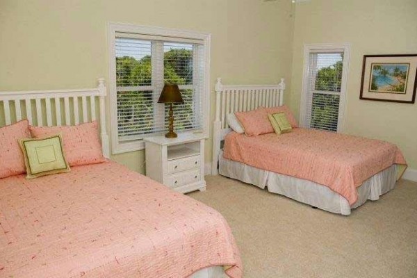 [Image: An Island Breeze: 5 BR / 5.5 BA Single Family in Emerald Isle, Sleeps 10]