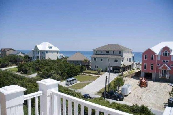 [Image: An Island Breeze: 5 BR / 5.5 BA Single Family in Emerald Isle, Sleeps 10]