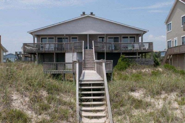 [Image: Beach House West: 4 BR / 2 BA Duplex in Emerald Isle, Sleeps 8]