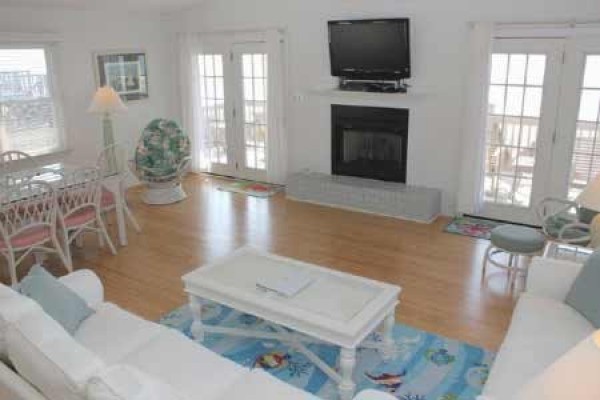 [Image: Oceanfront 4 Bedroom on One Level!]