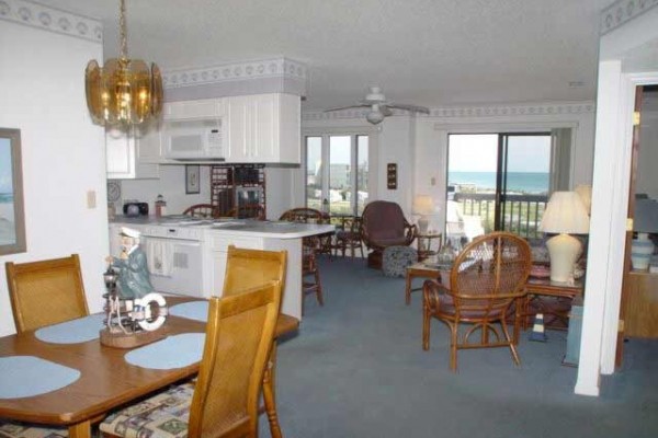 [Image: Oceanview 3 Bedroom, with Indoor/Outdoor Pools, Tennis Courts!]