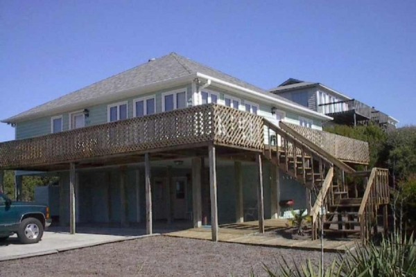[Image: Semi-Oceanfront 5 Bedroom with Private Pool, Direct Beach Access!]