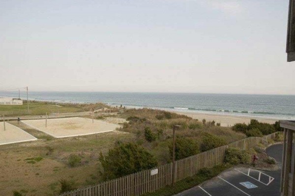 [Image: Queens Court 1202: 1 BR / 1 BA Condo in Emerald Isle, Sleeps 2]