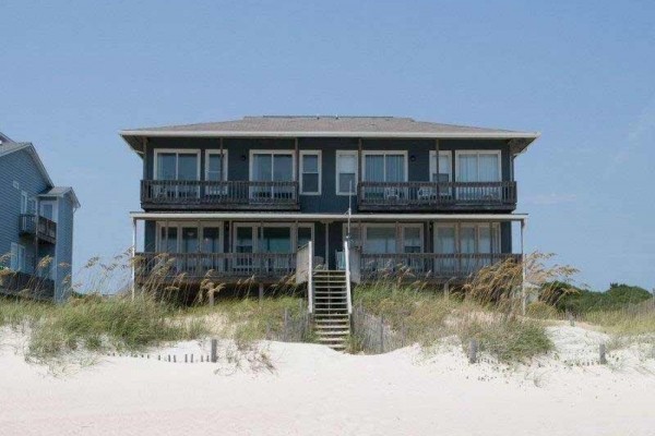 [Image: Gladstone West: 4 BR / 3 BA Duplex in Emerald Isle, Sleeps 8]