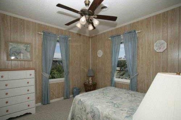 [Image: Seascape: 3 BR / 2 BA Single Family in Emerald Isle, Sleeps 6]