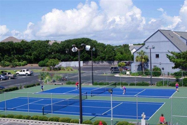 [Image: Pebble Beach D203: 3 BR / 2 BA Condo in Emerald Isle, Sleeps 6]