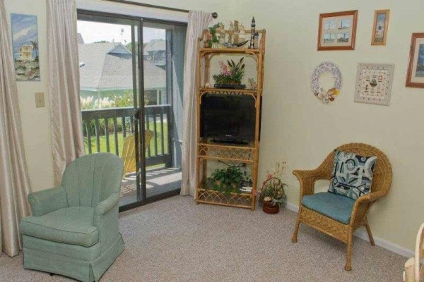 [Image: Pebble Beach H202: 1 BR / 1 BA Condo in Emerald Isle, Sleeps 2]