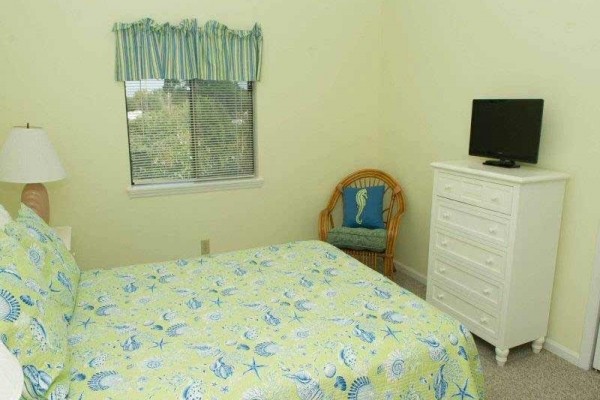 [Image: Pebble Beach H202: 1 BR / 1 BA Condo in Emerald Isle, Sleeps 2]