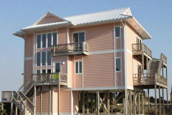 [Image: Best of Times: 5 BR / 4.5 BA Single Family in Emerald Isle, Sleeps 10]