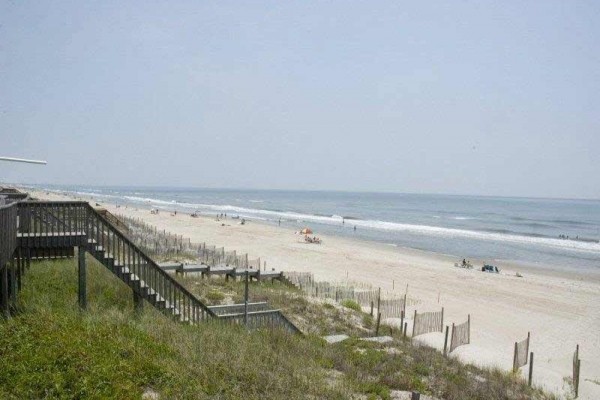 [Image: Best of Times: 5 BR / 4.5 BA Single Family in Emerald Isle, Sleeps 10]