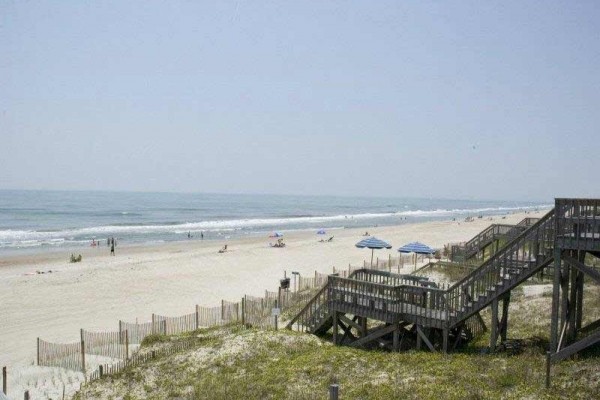 [Image: Best of Times: 5 BR / 4.5 BA Single Family in Emerald Isle, Sleeps 10]