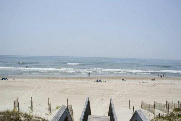 [Image: Best of Times: 5 BR / 4.5 BA Single Family in Emerald Isle, Sleeps 10]