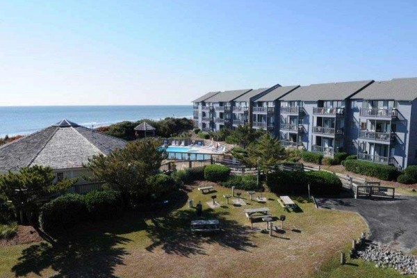 [Image: Pebble Beach E103: 3 BR / 2 BA Condo in Emerald Isle, Sleeps 6]