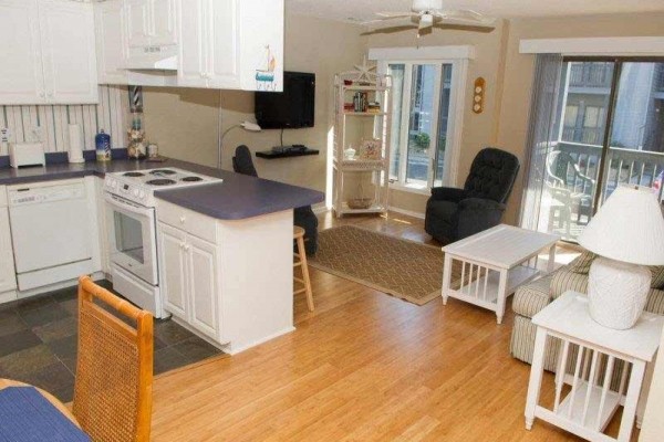 [Image: Pebble Beach E103: 3 BR / 2 BA Condo in Emerald Isle, Sleeps 6]