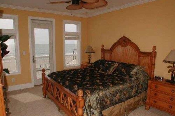 [Image: 1 Magnolia Moon: 7 BR / 10.5 BA Single Family in Emerald Isle, Sleeps 14]