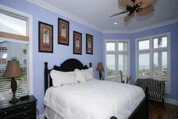 [Image: 1 Magnolia Moon: 7 BR / 10.5 BA Single Family in Emerald Isle, Sleeps 14]