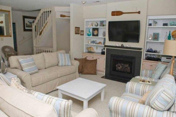 [Image: Farmer's Folly West: 3 BR / 3.5 BA Duplex in Emerald Isle, Sleeps 6]