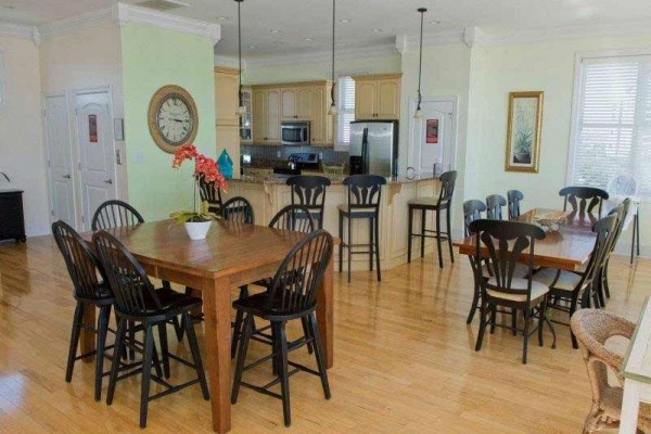 [Image: Summer Loving: 8 BR / 7.5 BA Single Family in Emerald Isle, Sleeps 16]