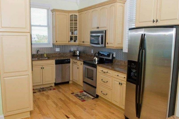 [Image: Summer Loving: 8 BR / 7.5 BA Single Family in Emerald Isle, Sleeps 16]