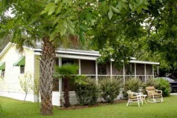 [Image: Mainland Cottage, Pet Friendly, Block from I. C. W. ~Bogue Sound]