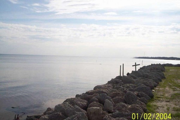 [Image: Beautiful Waterfront Dock &amp; Boats. Half Priced Monthly Rentals This Fall/Winter!]