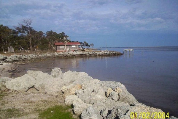 [Image: Beautiful Waterfront Dock &amp; Boats. Half Priced Monthly Rentals This Fall/Winter!]