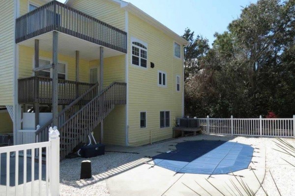 [Image: Fantastic 4 Bedroom House with Private Pool &amp; Ocean Views!]