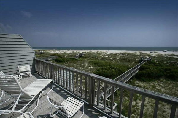 [Image: Oceanfront 4 BR Duplex at the Pointe on Emerald Isle]