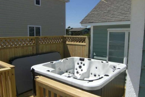 [Image: Oceanfront - Location, Location, Location-- Luxury Hot Tub]