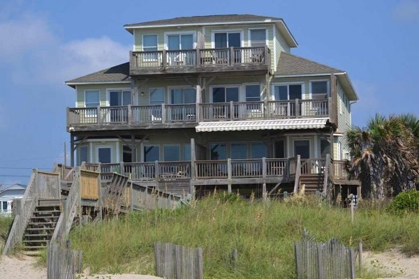 [Image: Beautiful Dog Friendly Oceanfront Home]